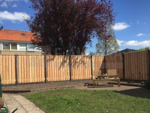 friesland-tuinmaterialen-hout-beton-schutting-1200-project-02